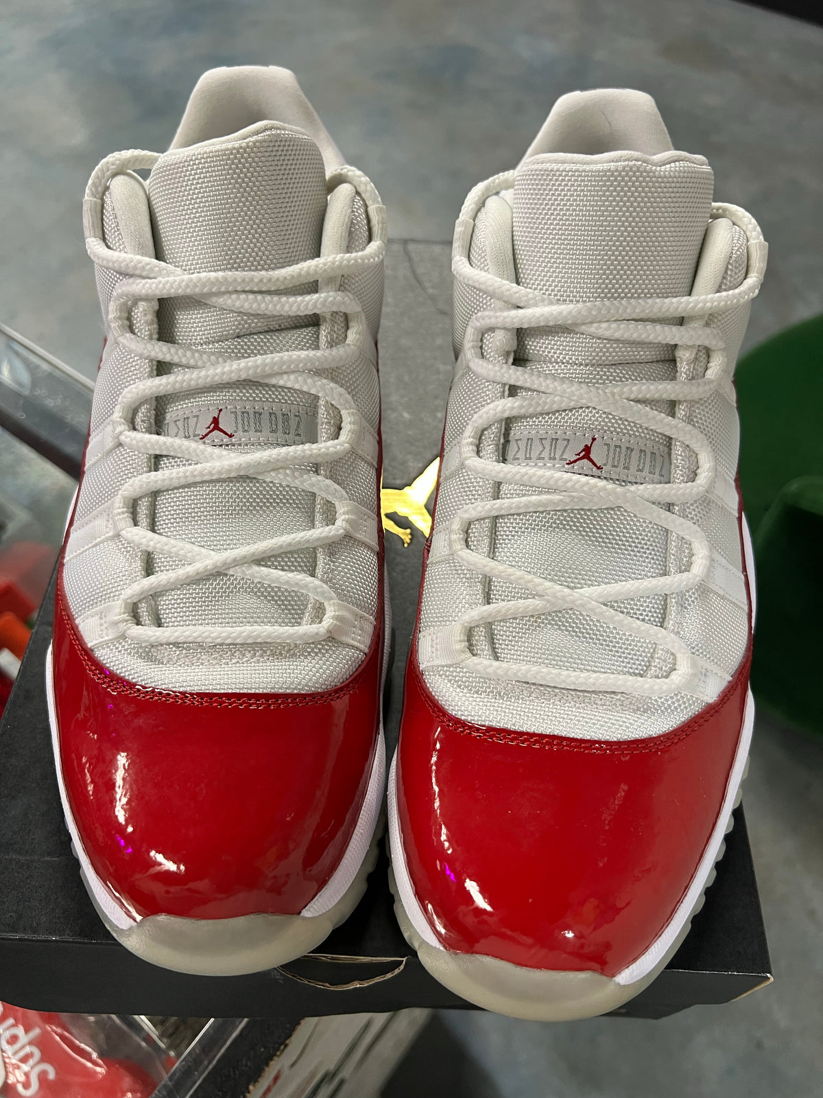 Jordan 11 Retro Low Cherry (2016)