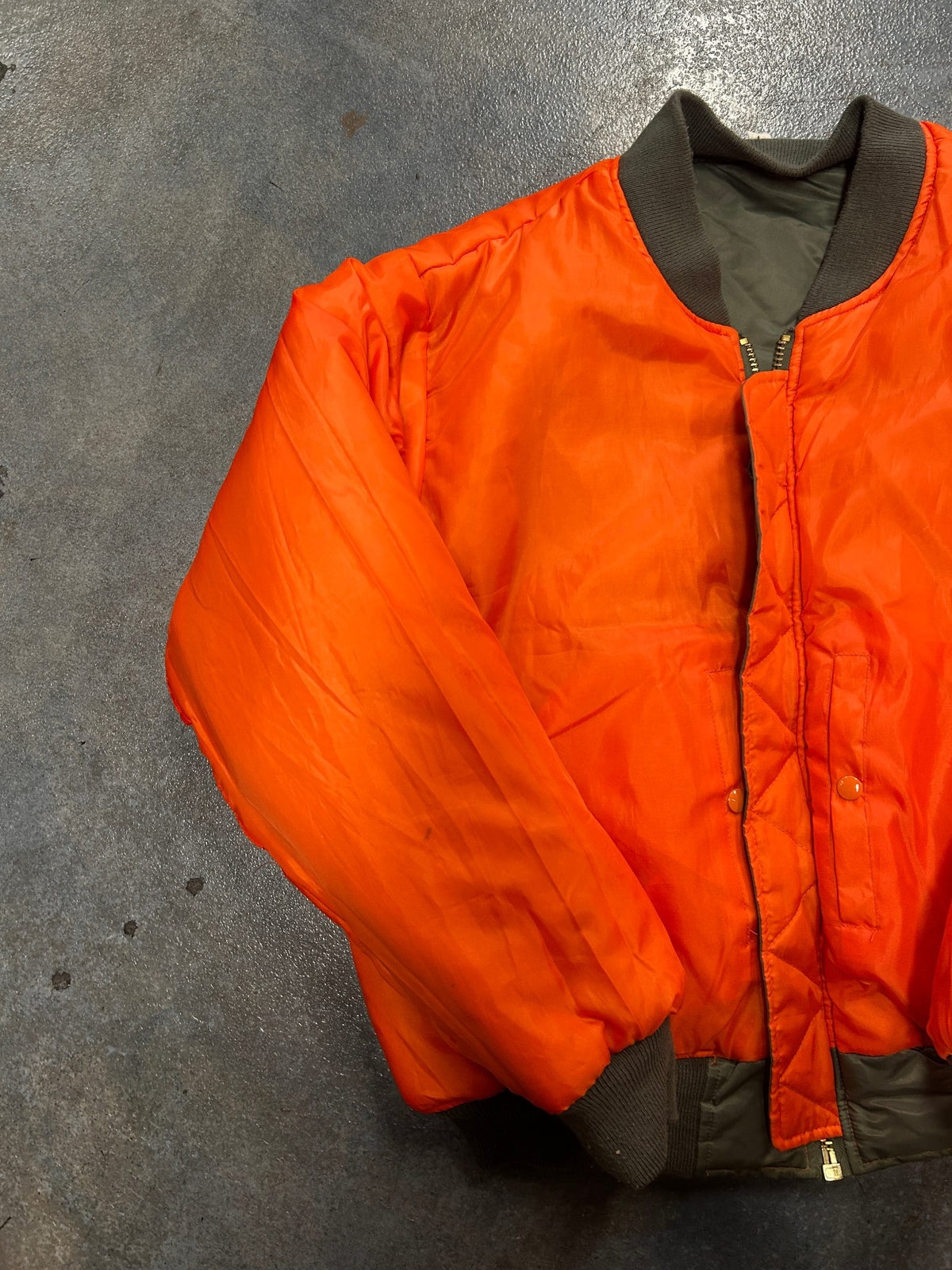 Vintage Rothco Men's MA-1 Flight Jaclet Reversible Bomber sage Green Orange Lining