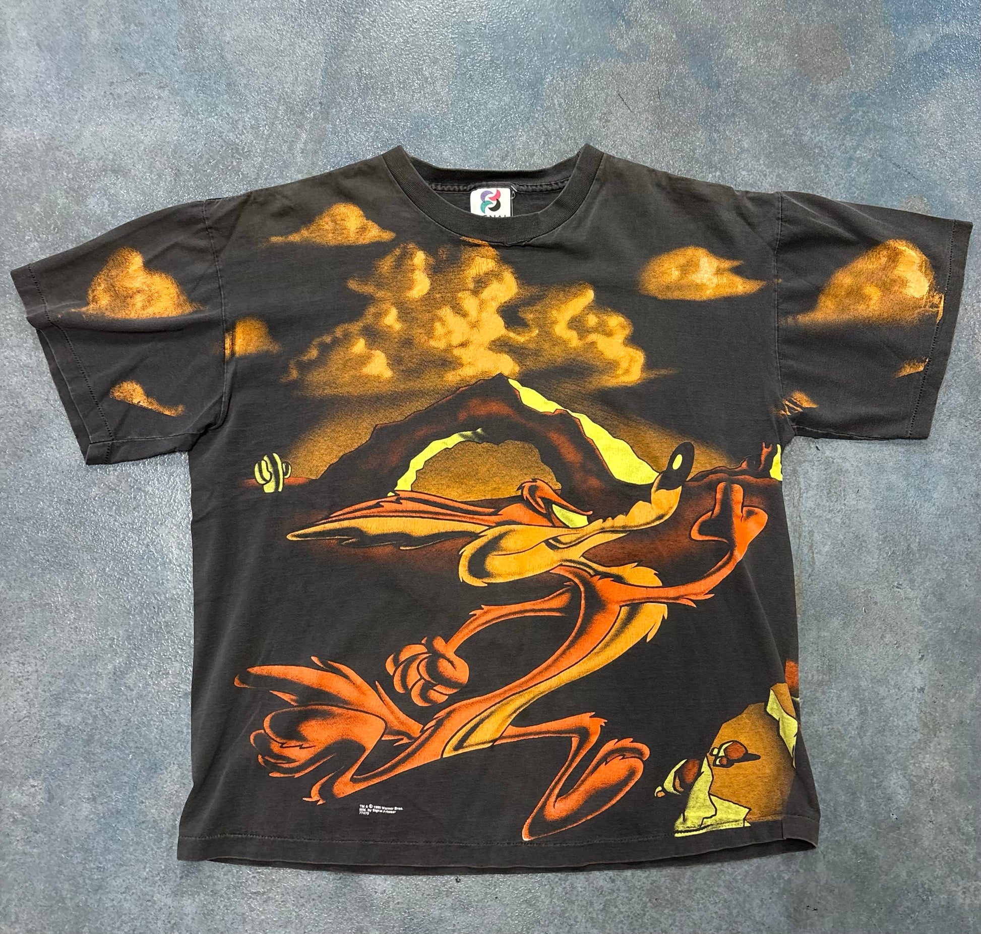 Looney Tunes coyote Tee OTF