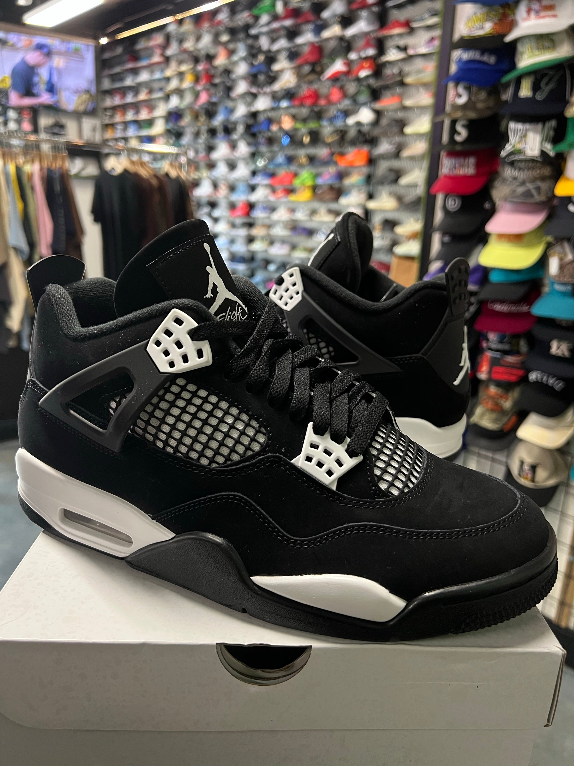 Jordan 4 Retro White Thunder