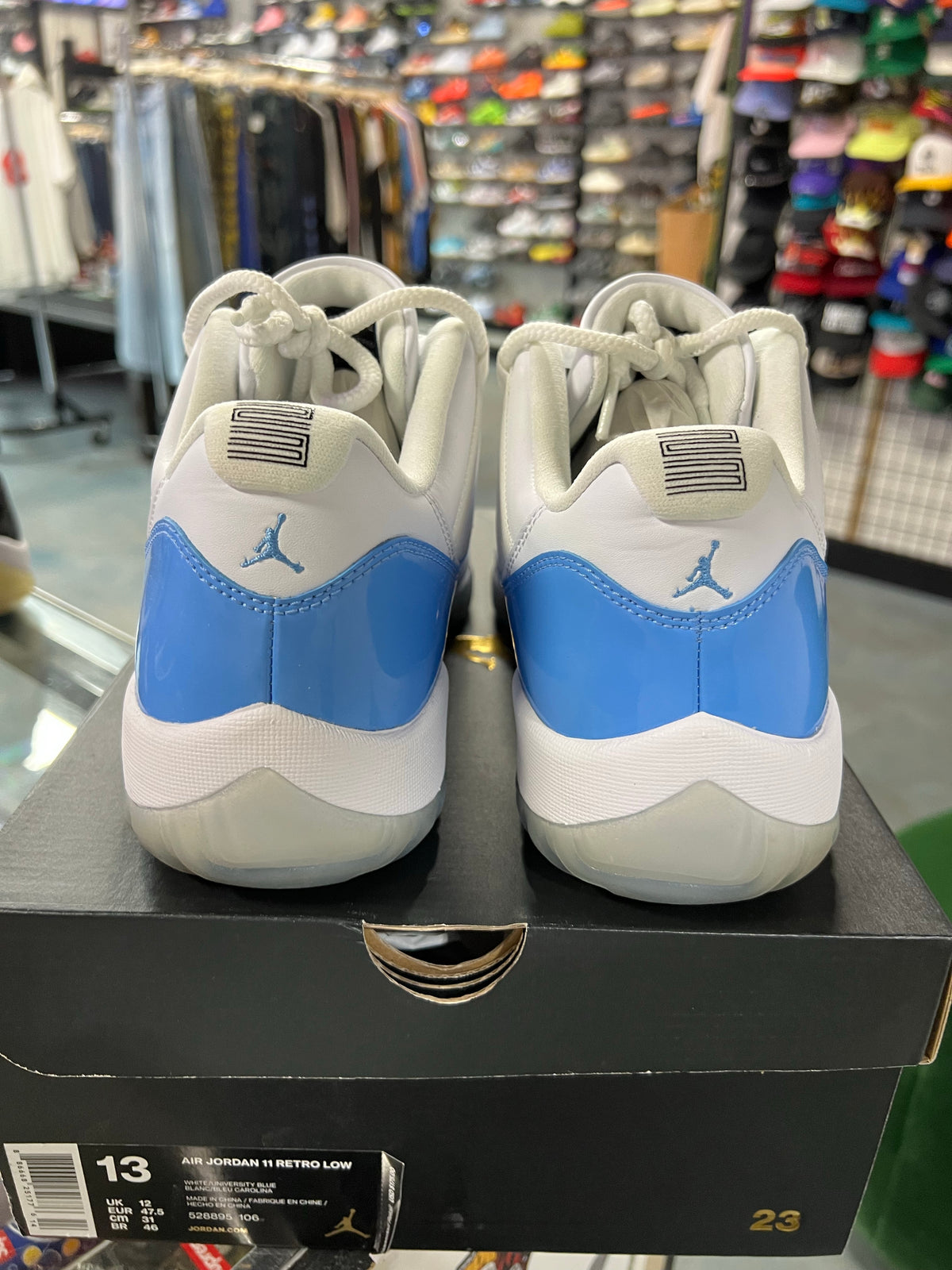 Jordan 11 Retro Low University Blue (2017)