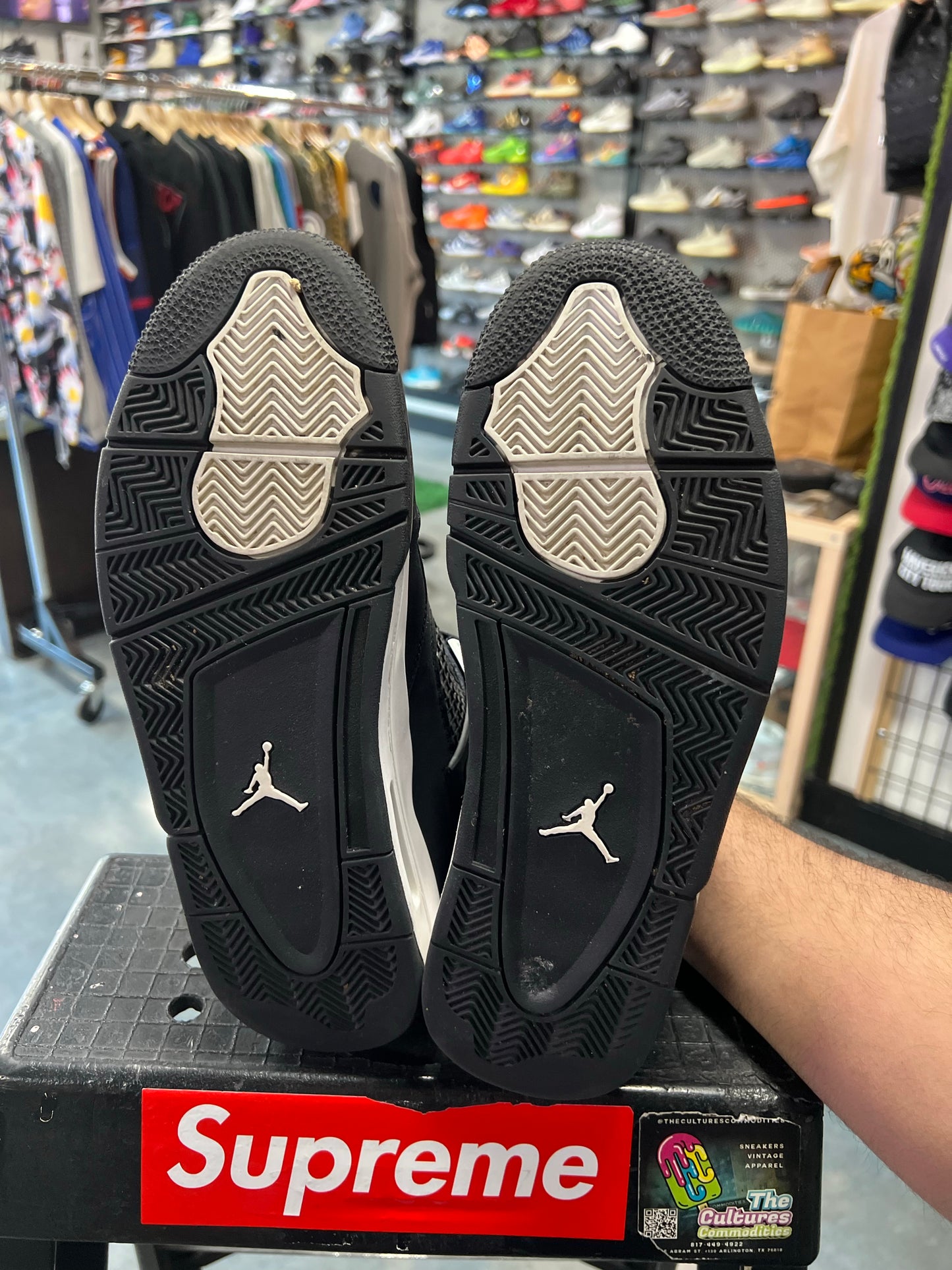 Jordan 4 Retro White Thunder