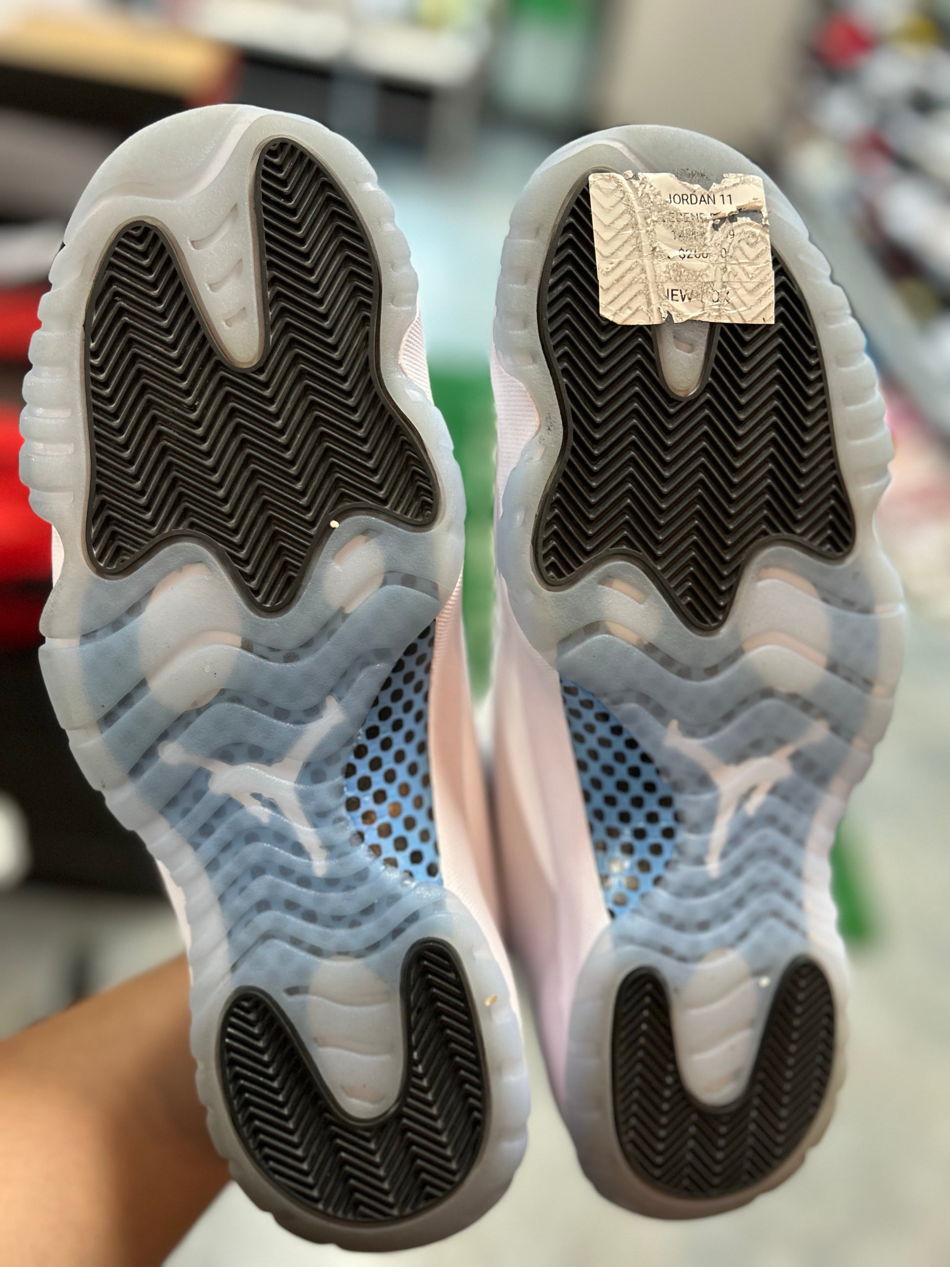 Jordan 11 Retro Legend Blue (2024) (TI)