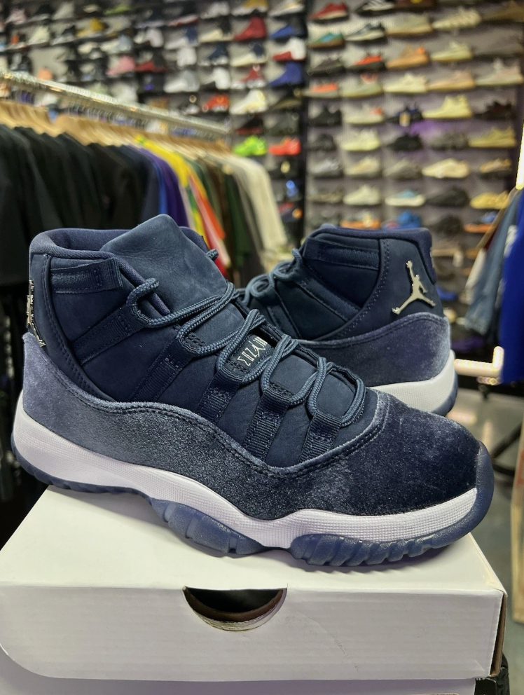 Jordan 11 Retro Midnight Navy (Women's) (AL)