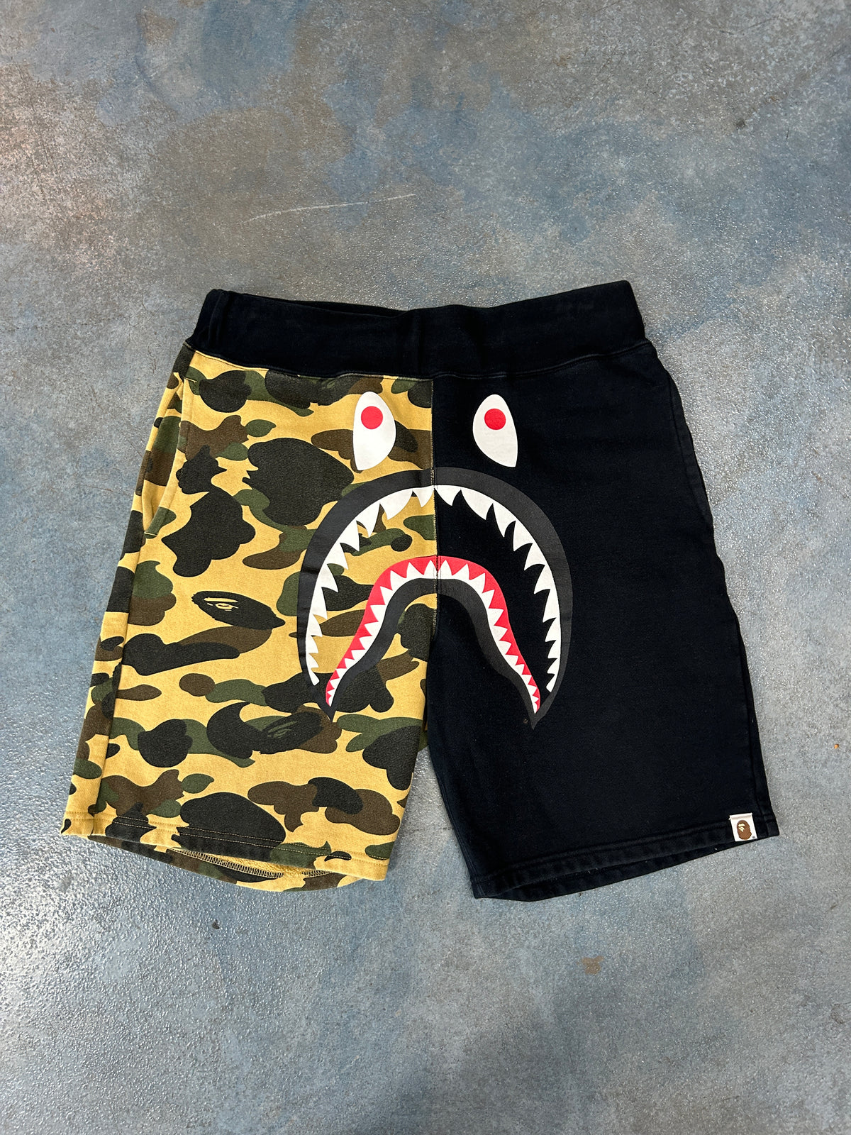 BAPE Shark camo/black Shorts