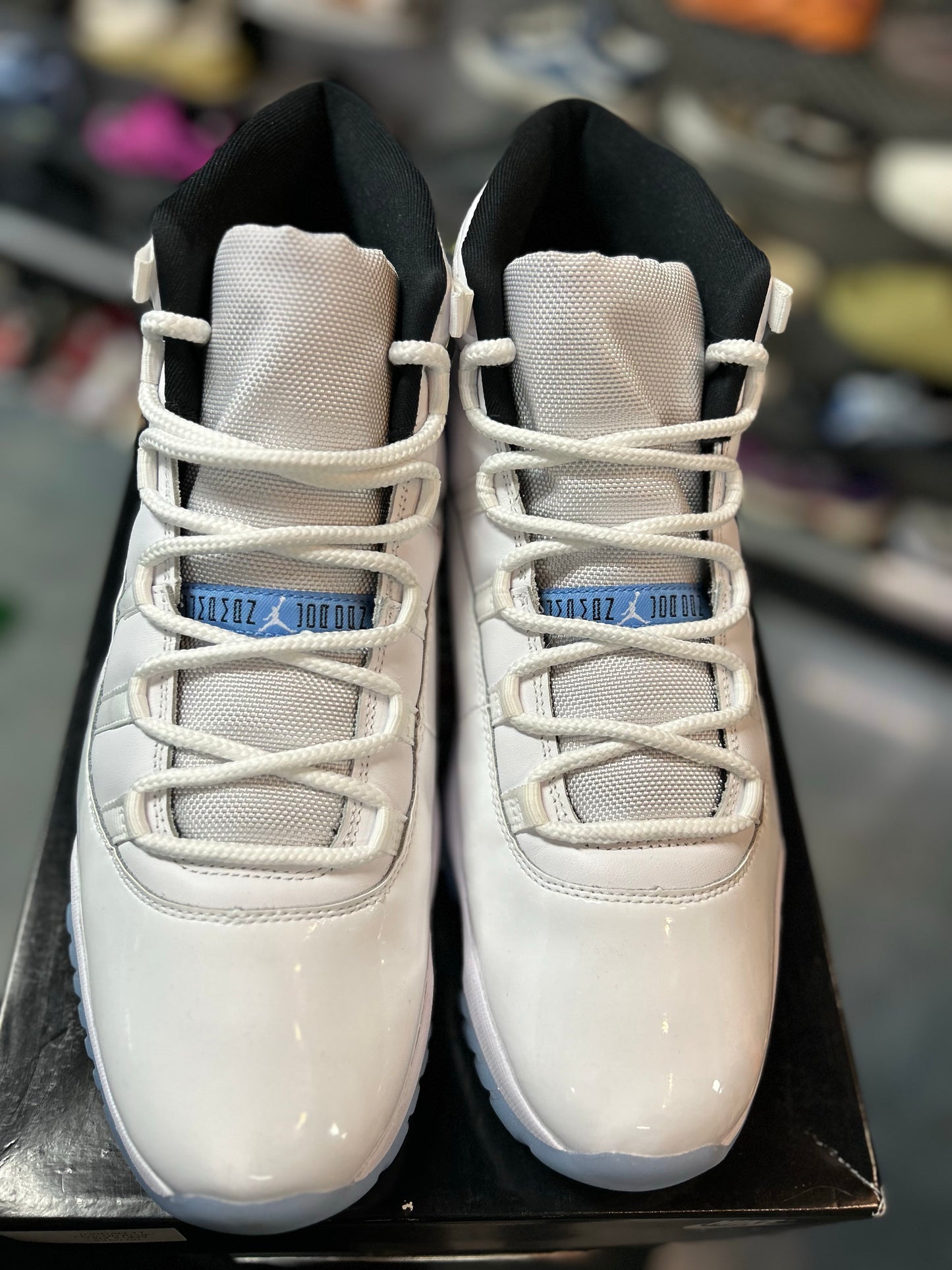 Jordan 11 Retro Legend Blue (2024) (TI)