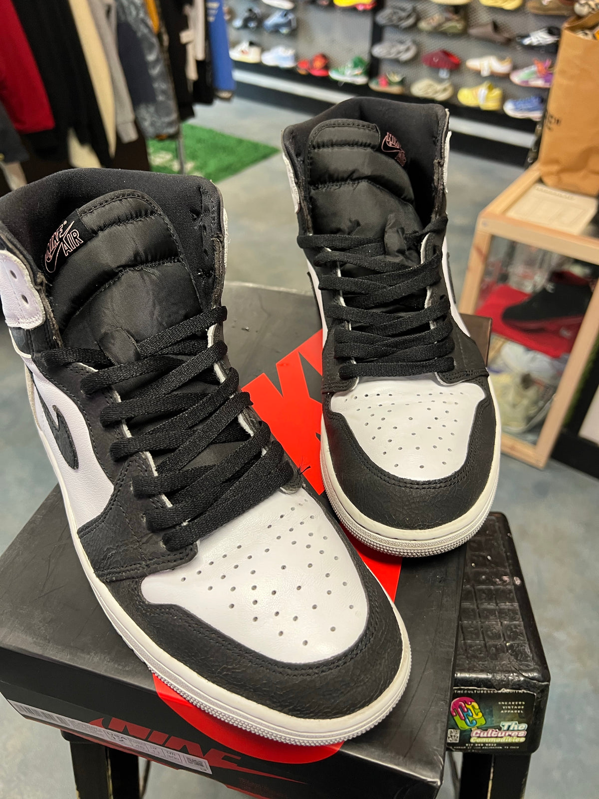 Jordan 1 Retro High OG Bleached Coral