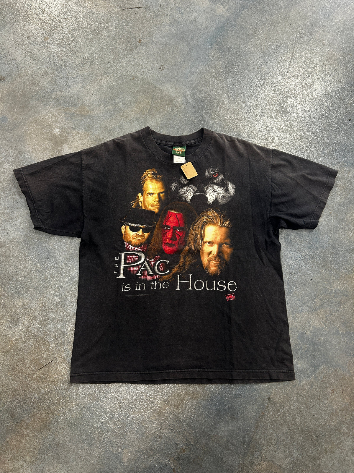 Vintage 1998 Wolfpac NWO WCW "The Pac Is In The House" Black Tee B62