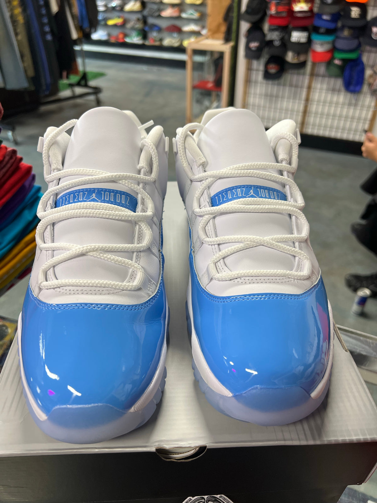 Jordan 11 Retro Low University Blue (2026)