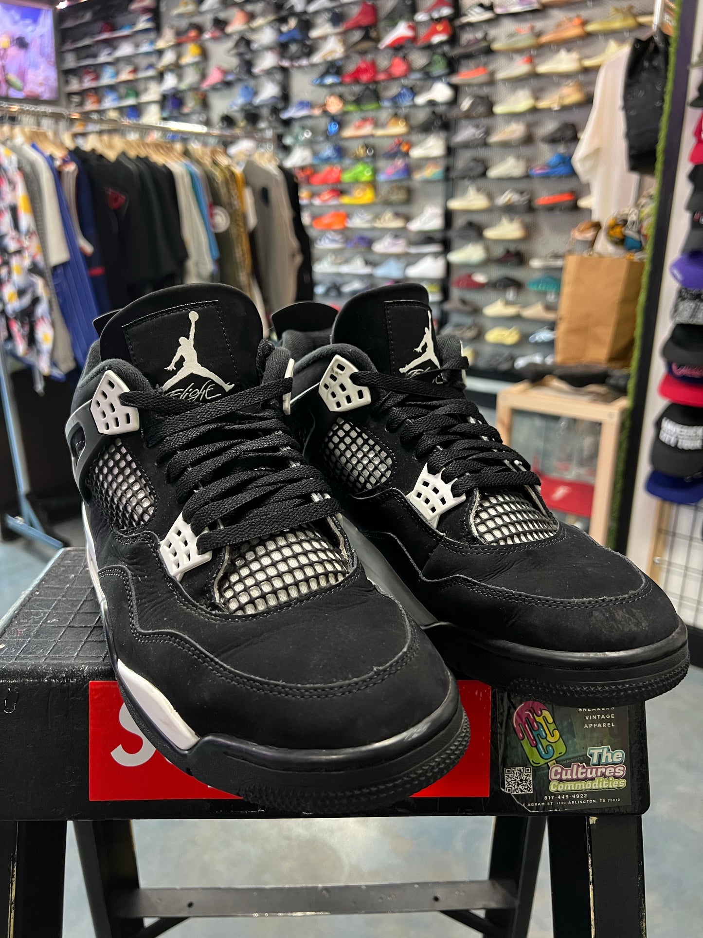 Jordan 4 Retro White Thunder
