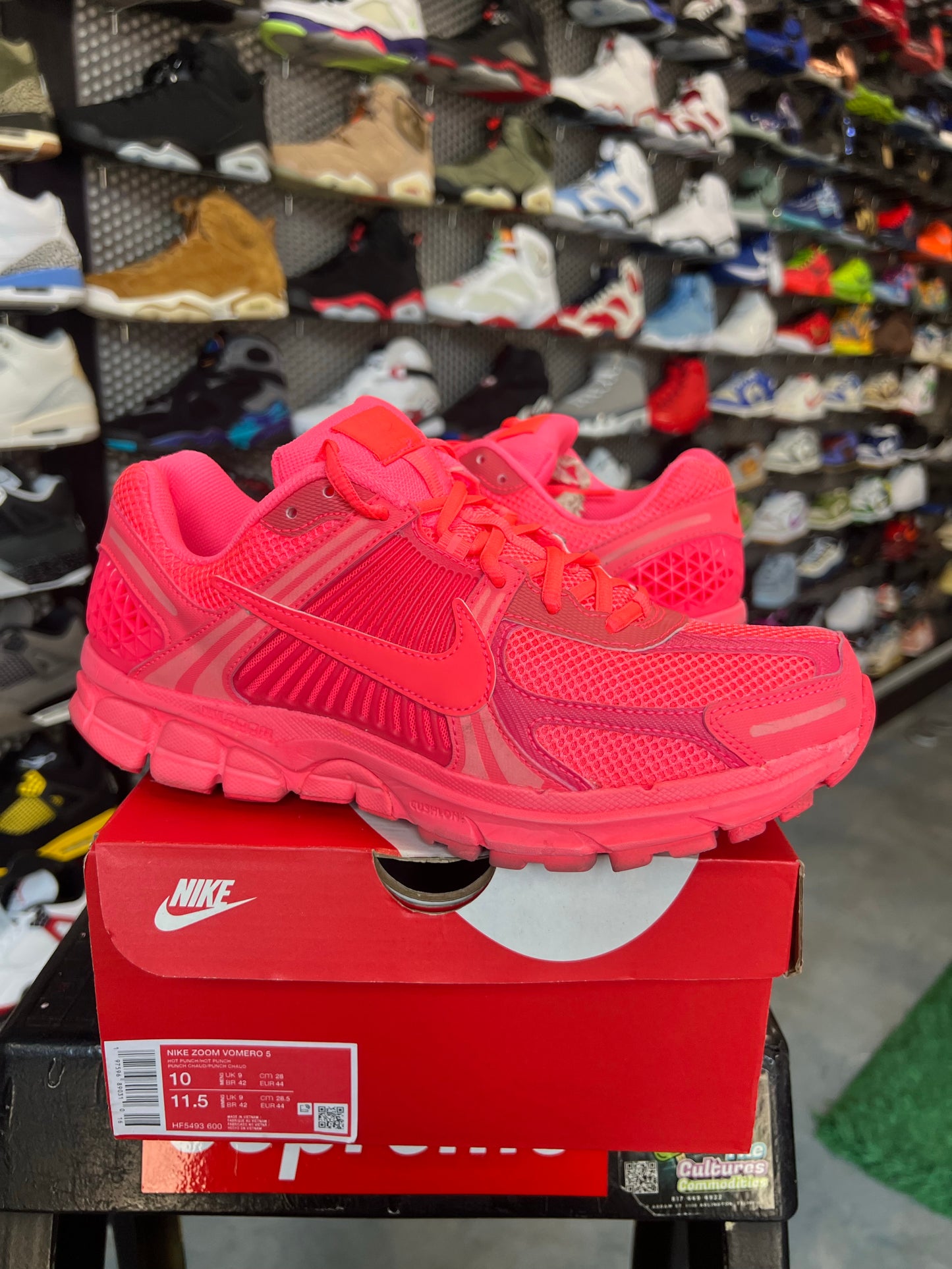 Nike Zoom Vomero 5 Hot Punch