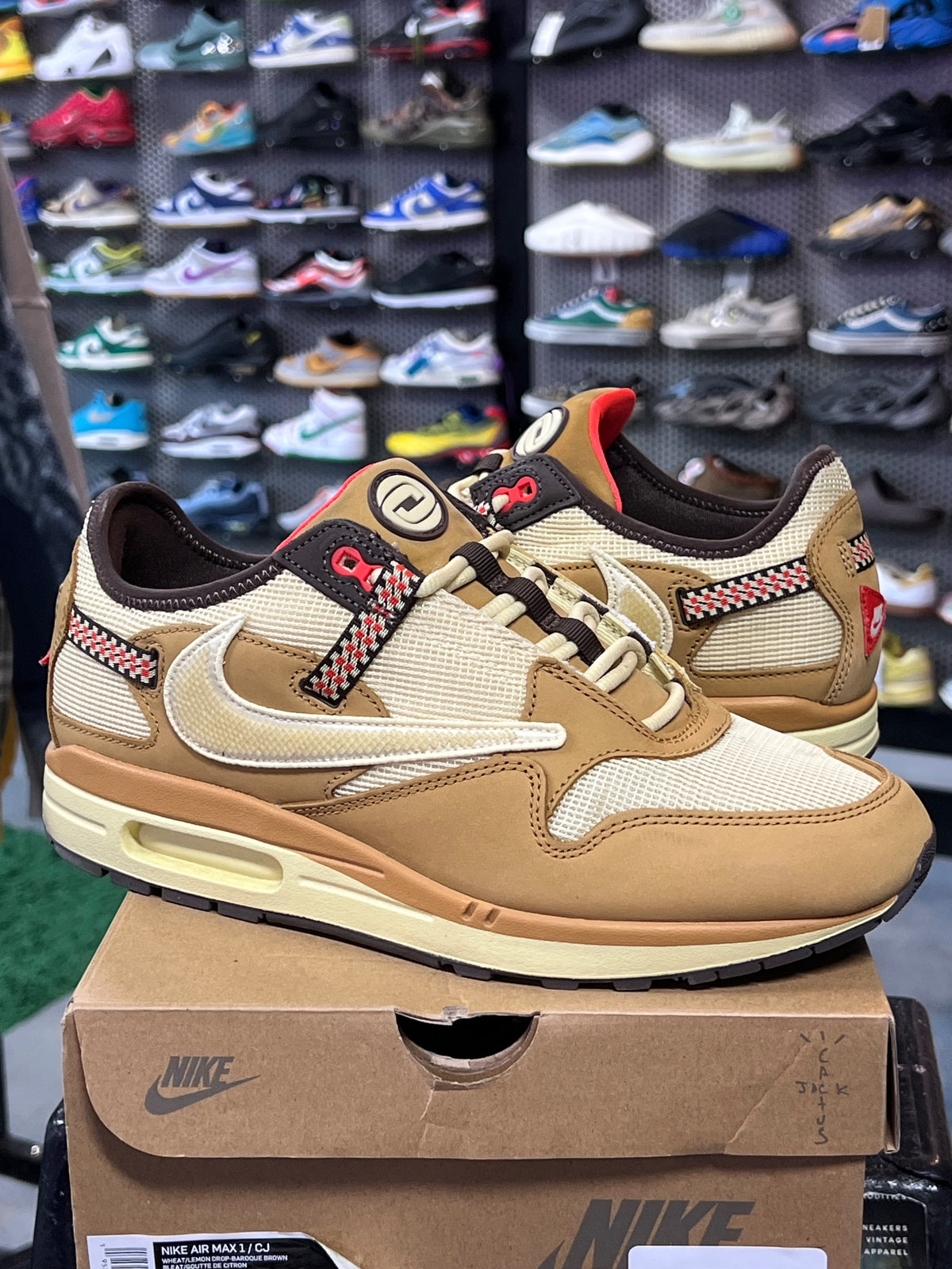 Nike Air Max 1 Travis Scott Cactus Jack Wheat Lemon Drop