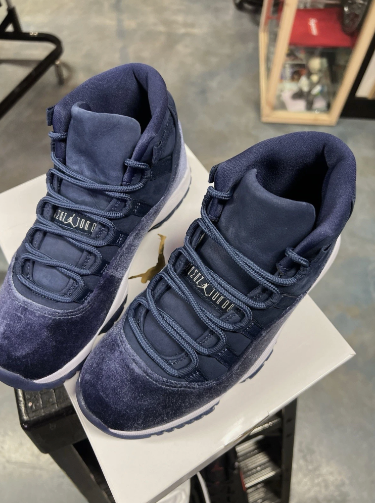 Jordan 11 Retro Midnight Navy (Women's) (AL)