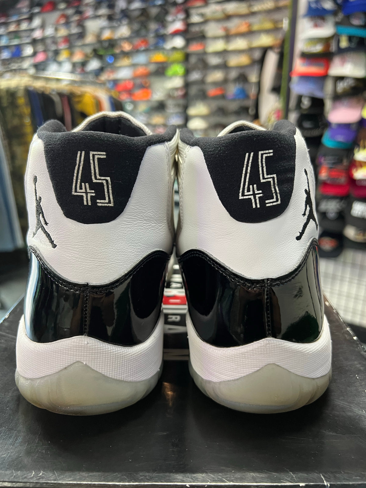 Jordan 11 Retro Concord (2018)