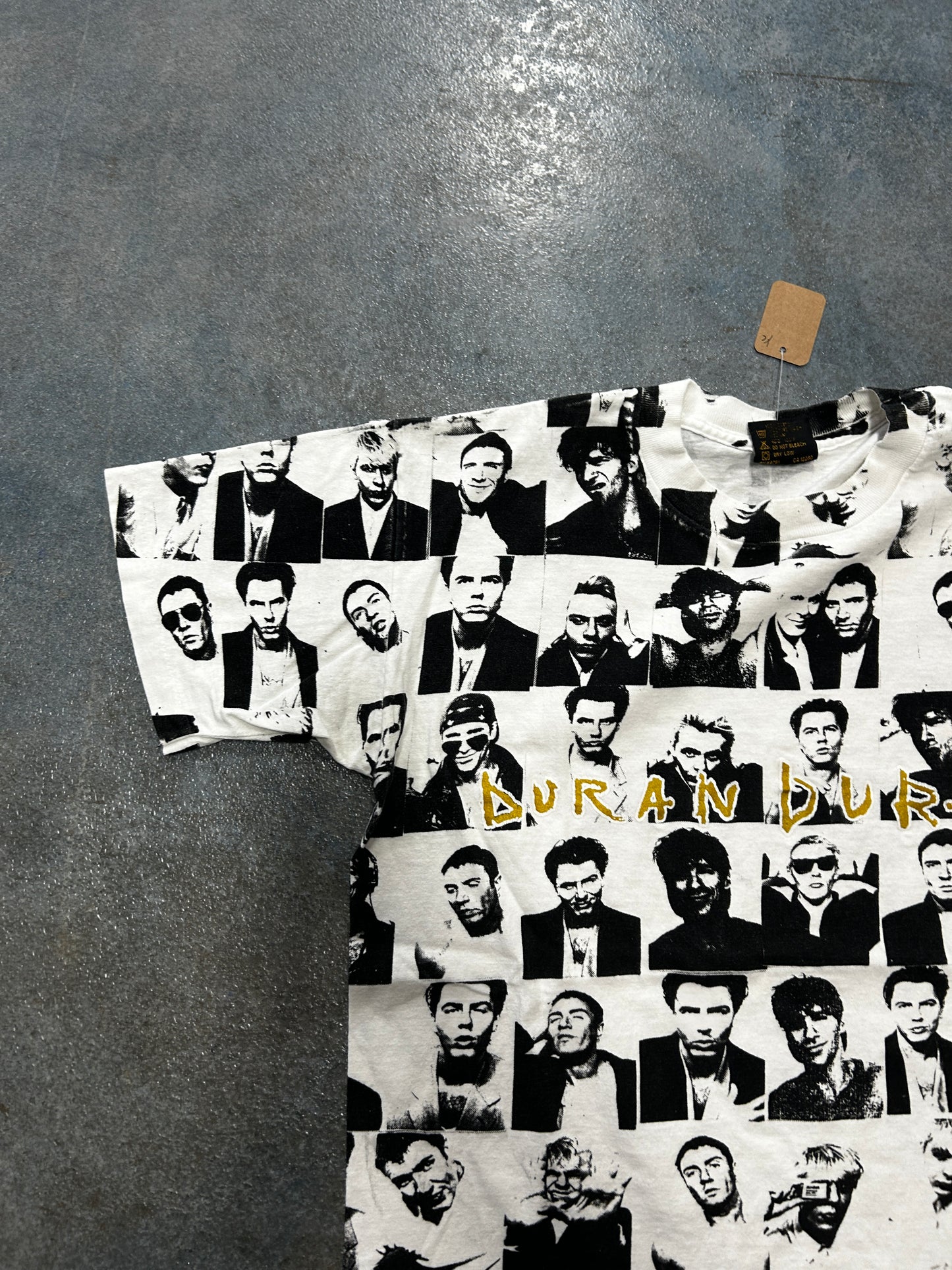 Vintage ‘Fruit Of The Loom’ 1993 Duran Duran All Over Faces Print Black And White White T-Shirt OTF (YC)