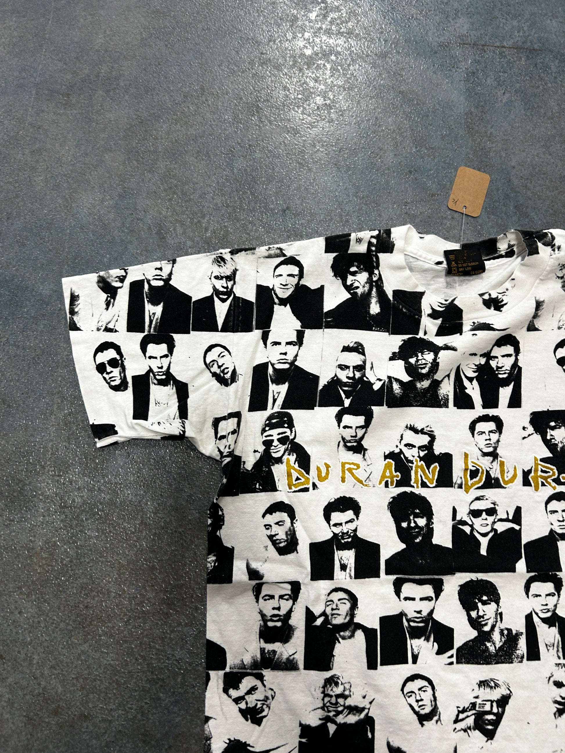 Vintage ‘Fruit Of The Loom’ 1993 Duran Duran All Over Faces Print Black And White White T-Shirt OTF (YC)