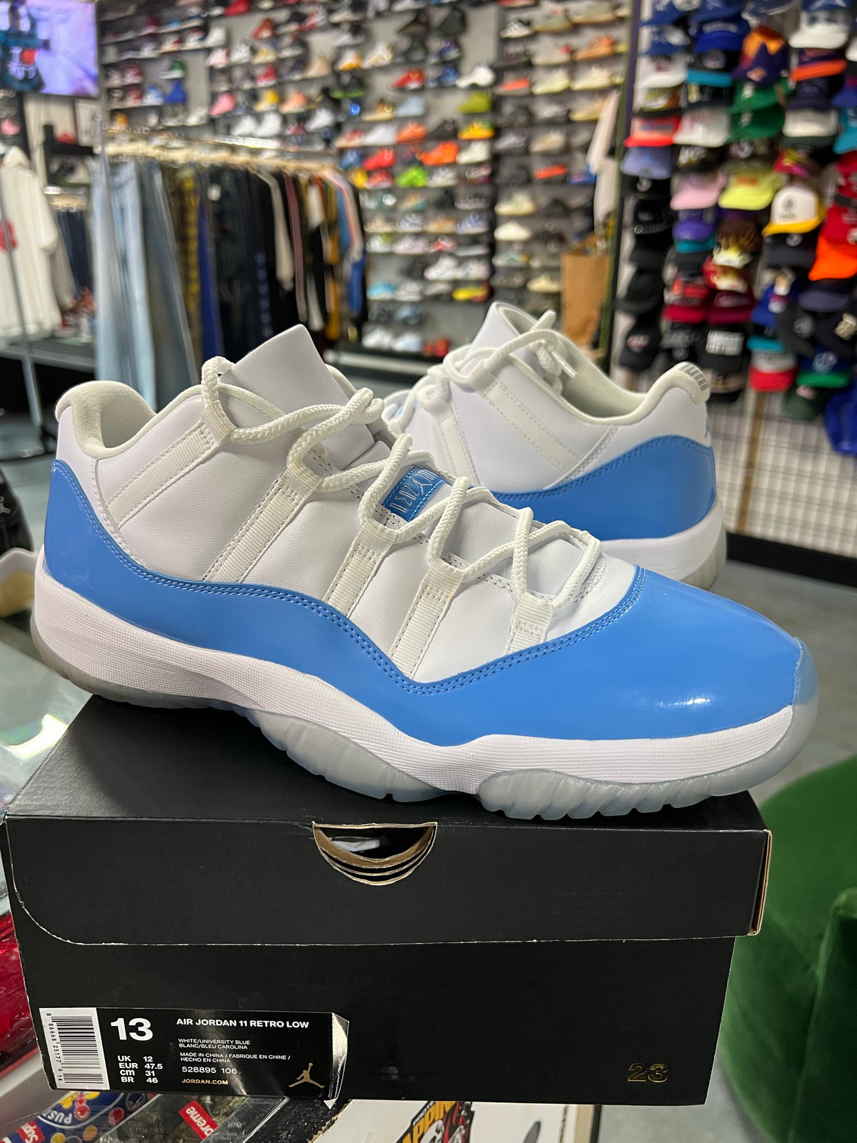 Jordan 11 Retro Low University Blue (2017)