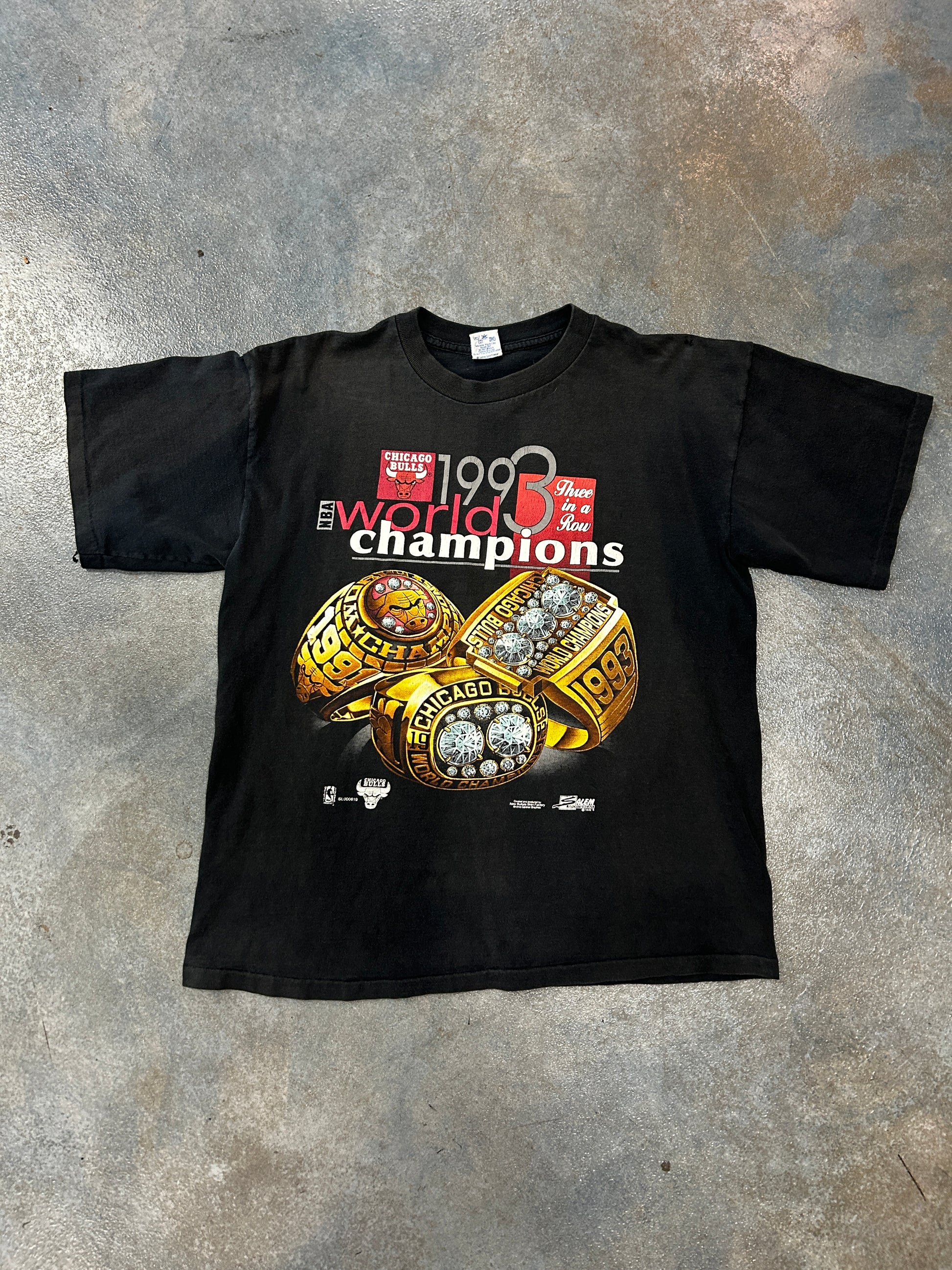 Vintage 1993 Chicago Bulls "World Champions" Black Tee (RI.AC) B61