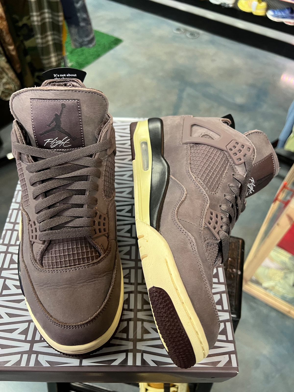 Jordan 4 Retro SP A Ma Maniére Violet Ore