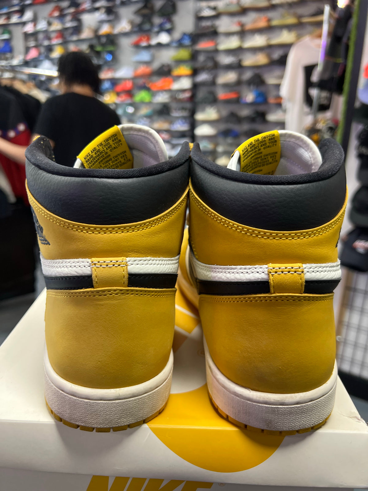 Jordan 1 Retro High OG Yellow Ochre