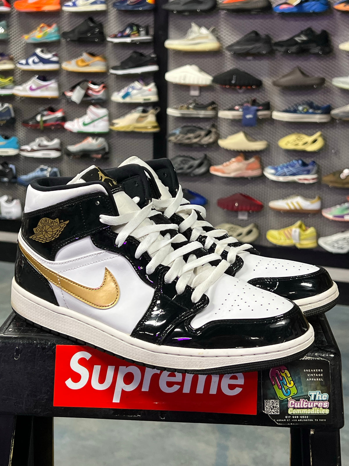 Jordan 1 Mid Patent Black White Gold
