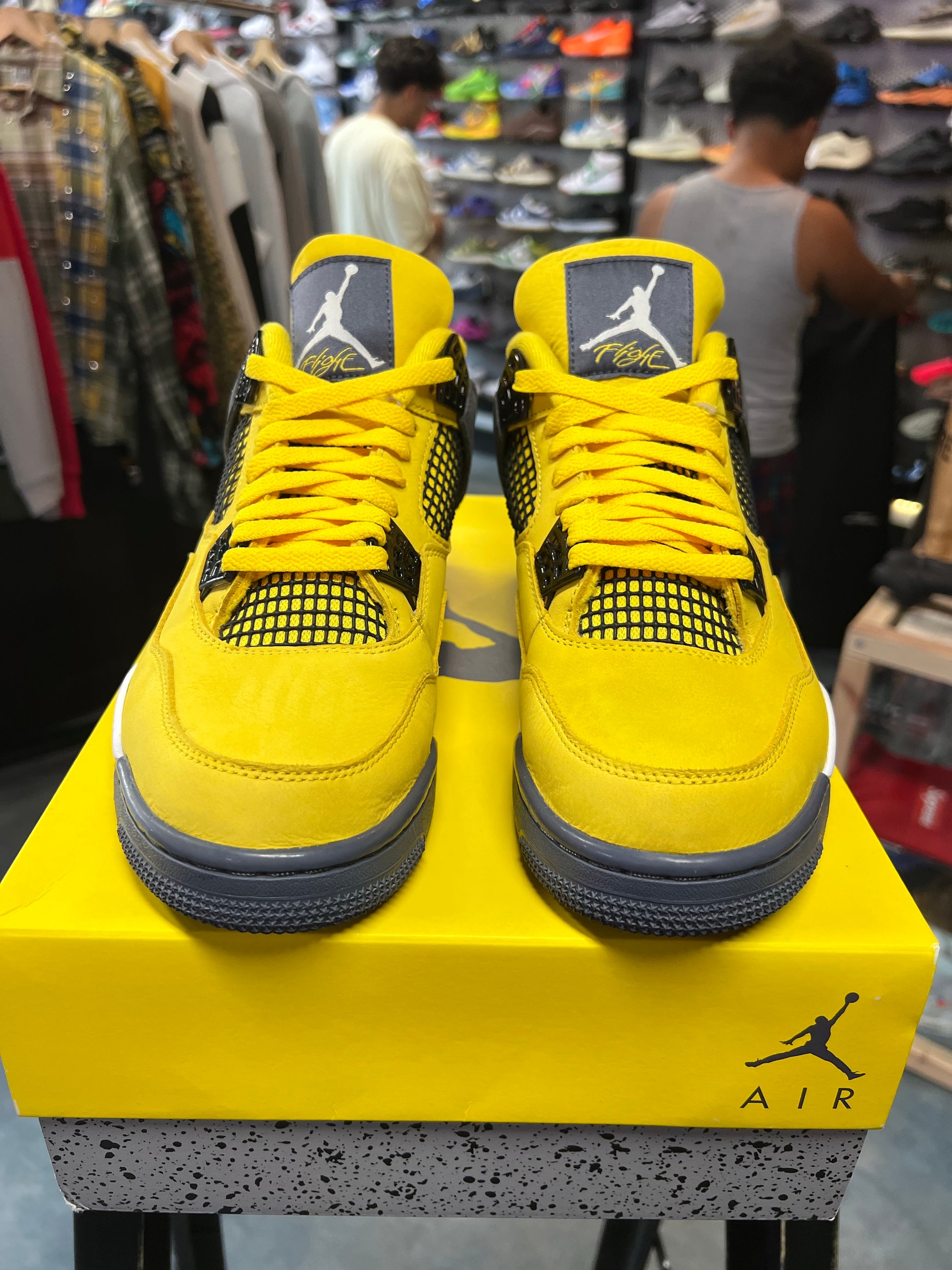 Jordan 4 Retro Lightning (2021)