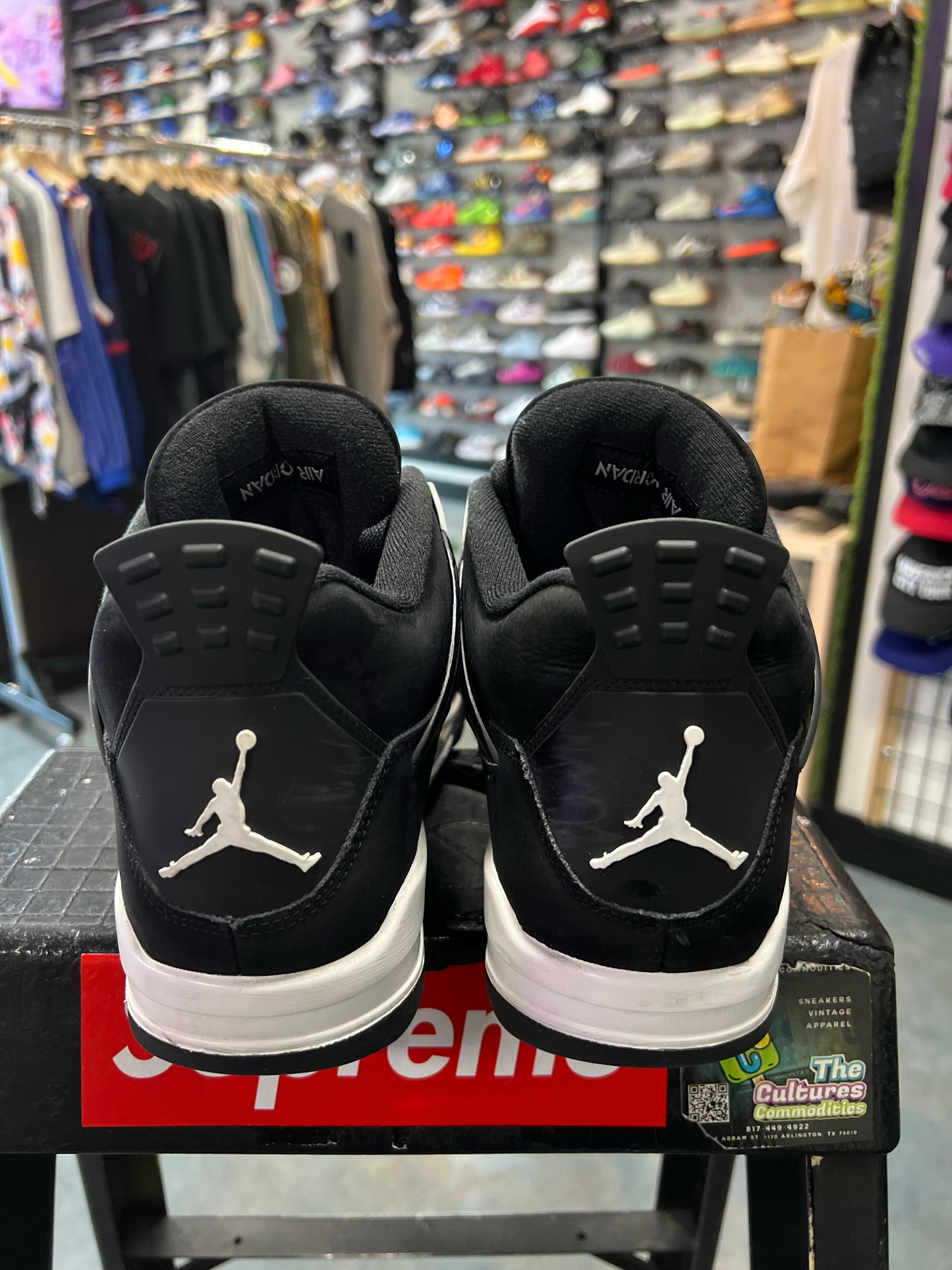 Jordan 4 Retro White Thunder