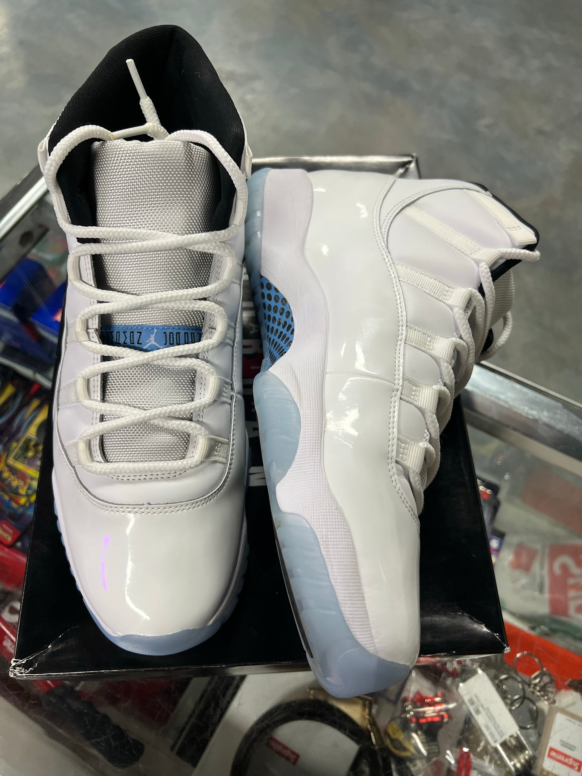 Jordan 11 Retro Legend Blue (2024)