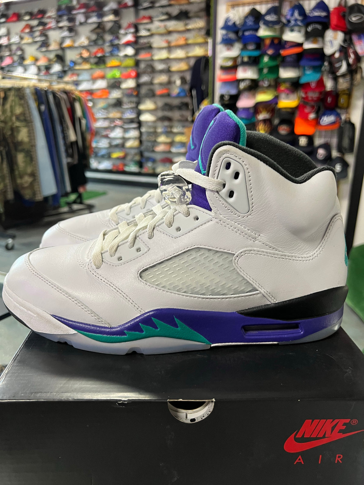 Jordan 5 Retro Grape (2025)
