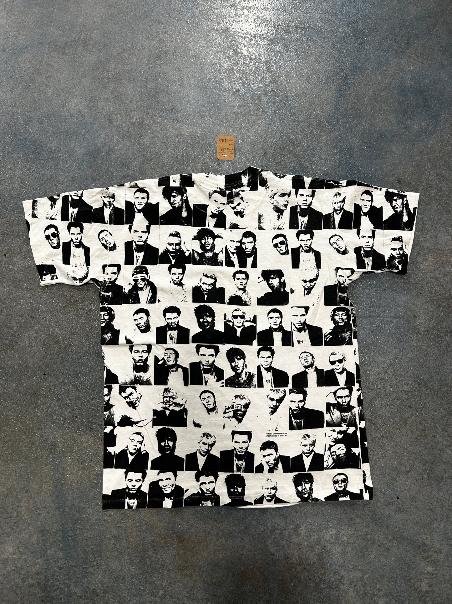 Vintage ‘Fruit Of The Loom’ 1993 Duran Duran All Over Faces Print Black And White White T-Shirt OTF (YC)