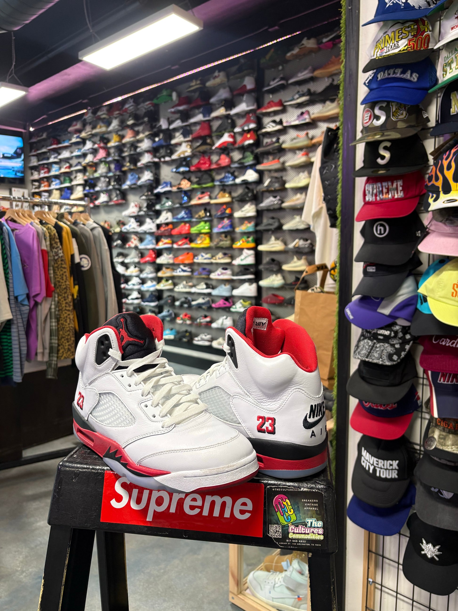 Jordan 5 Retro Fire Red Black Tongue (2025)