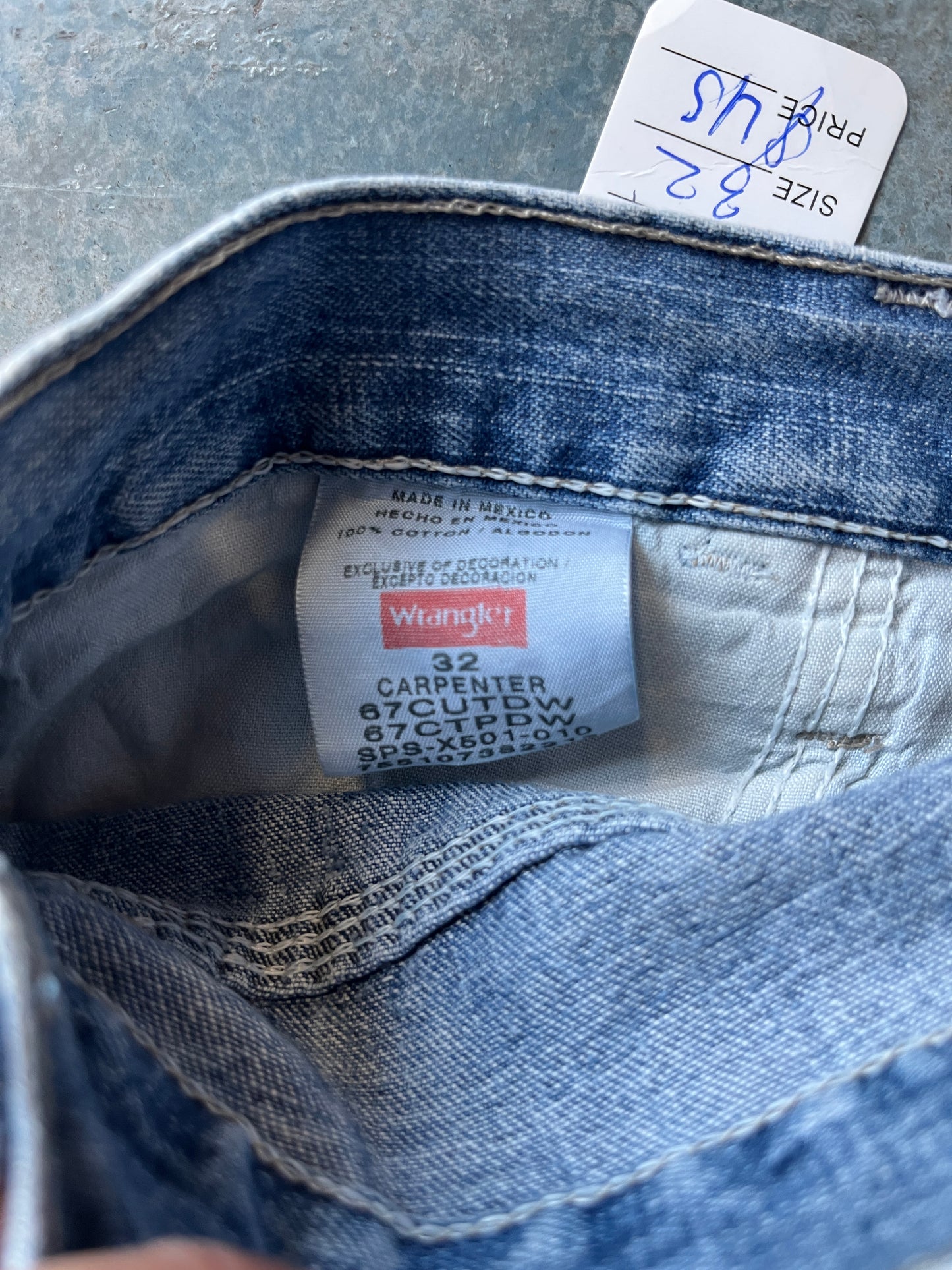 Wrangler Originals regular wash Faded Denim jorts OTF