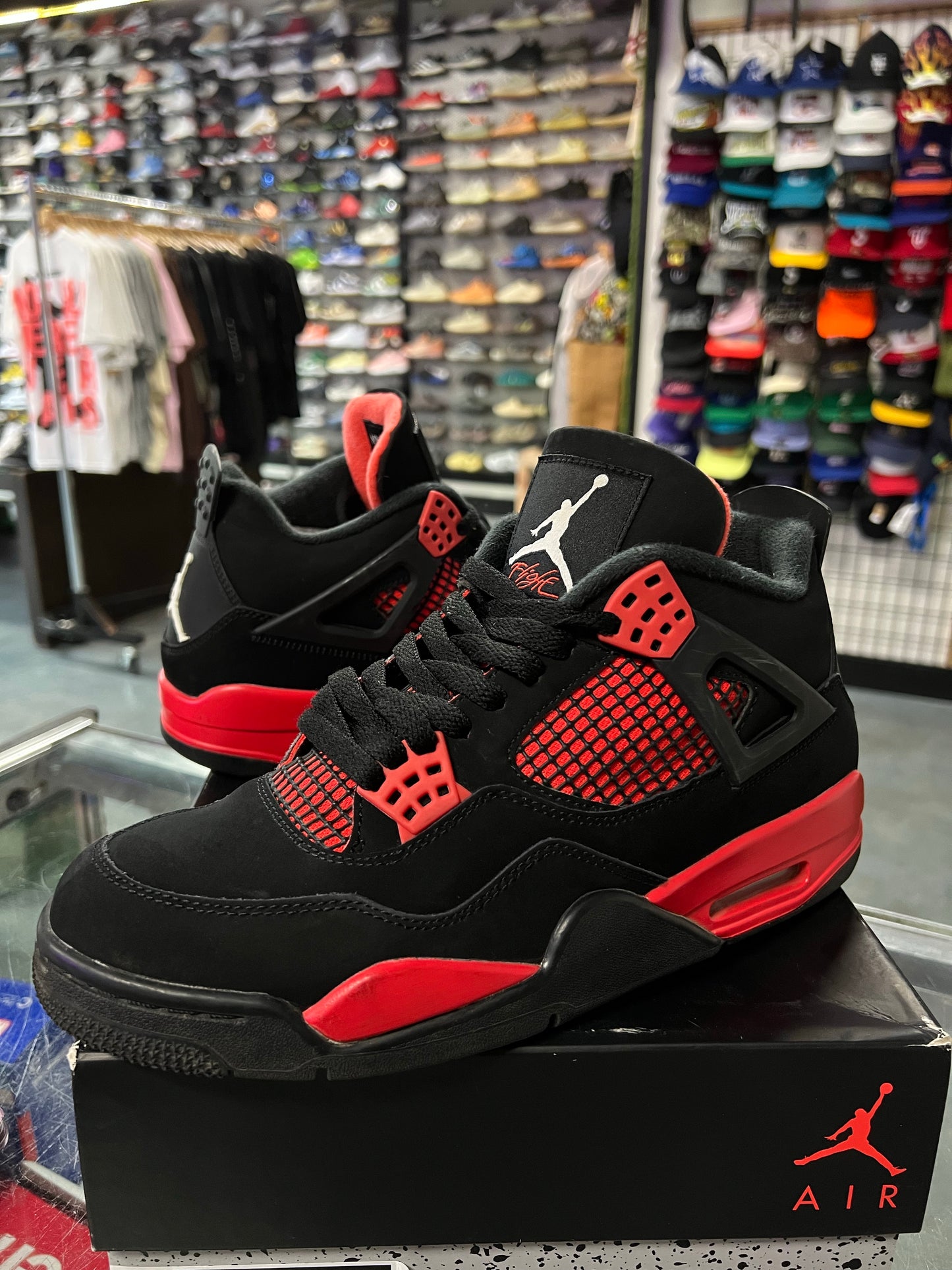 Jordan 4 Retro Red Thunder Pre Owned